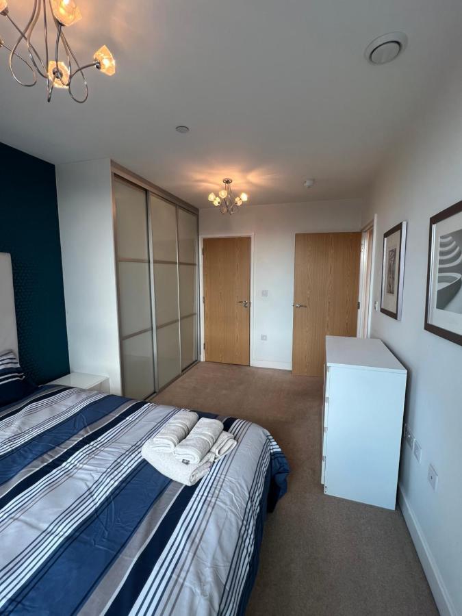 Appartement Cityscape Serenity: 10th Floor Oasis Near City Airport, Excel & 02 Londen