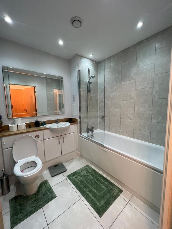 Appartement Cityscape Serenity: 10th Floor Oasis Near City Airport, Excel & 02