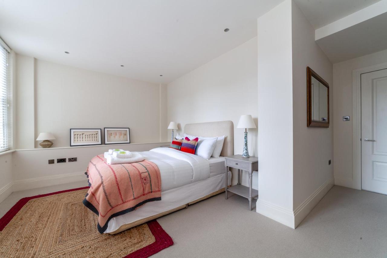 Primary Located Splendid 2br Flat Near Hyde Park London