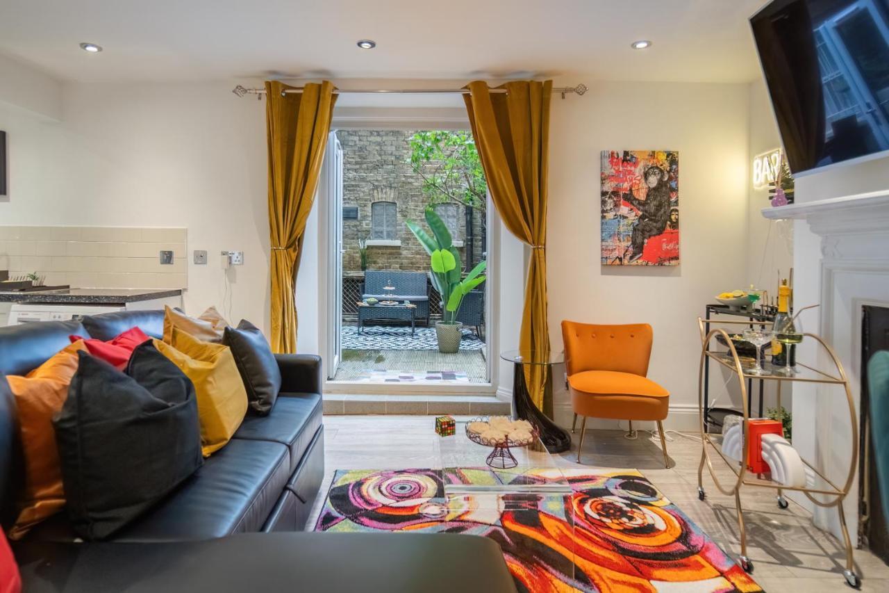 Funky Trendy Modern 3 Bed 3 Bath House In Dalston London