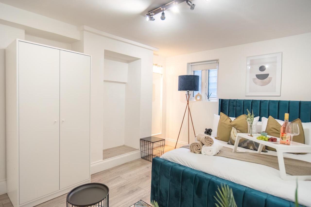 Funky Trendy Modern 3 Bed 3 Bath House In Dalston Apartment *