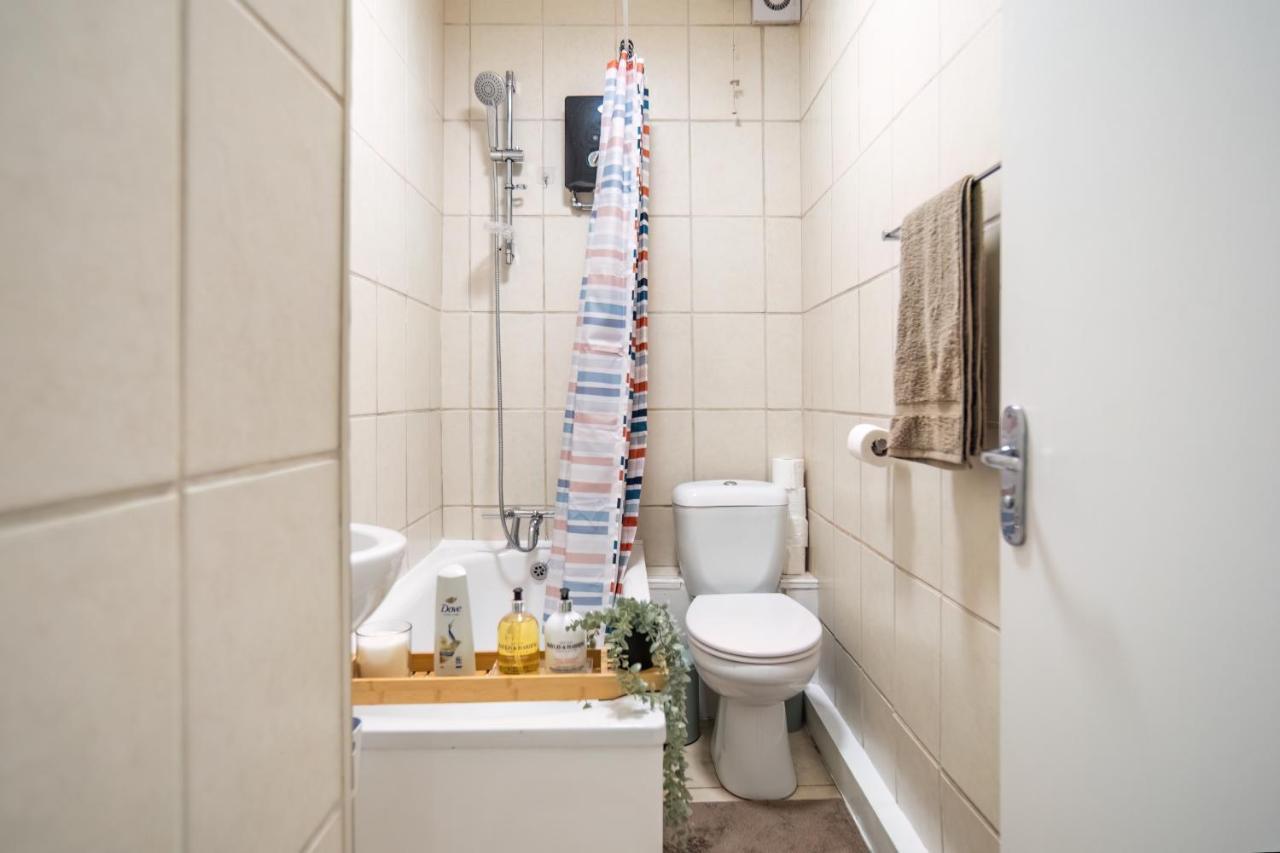 Funky Trendy Modern 3 Bed 3 Bath House In Dalston Apartment London