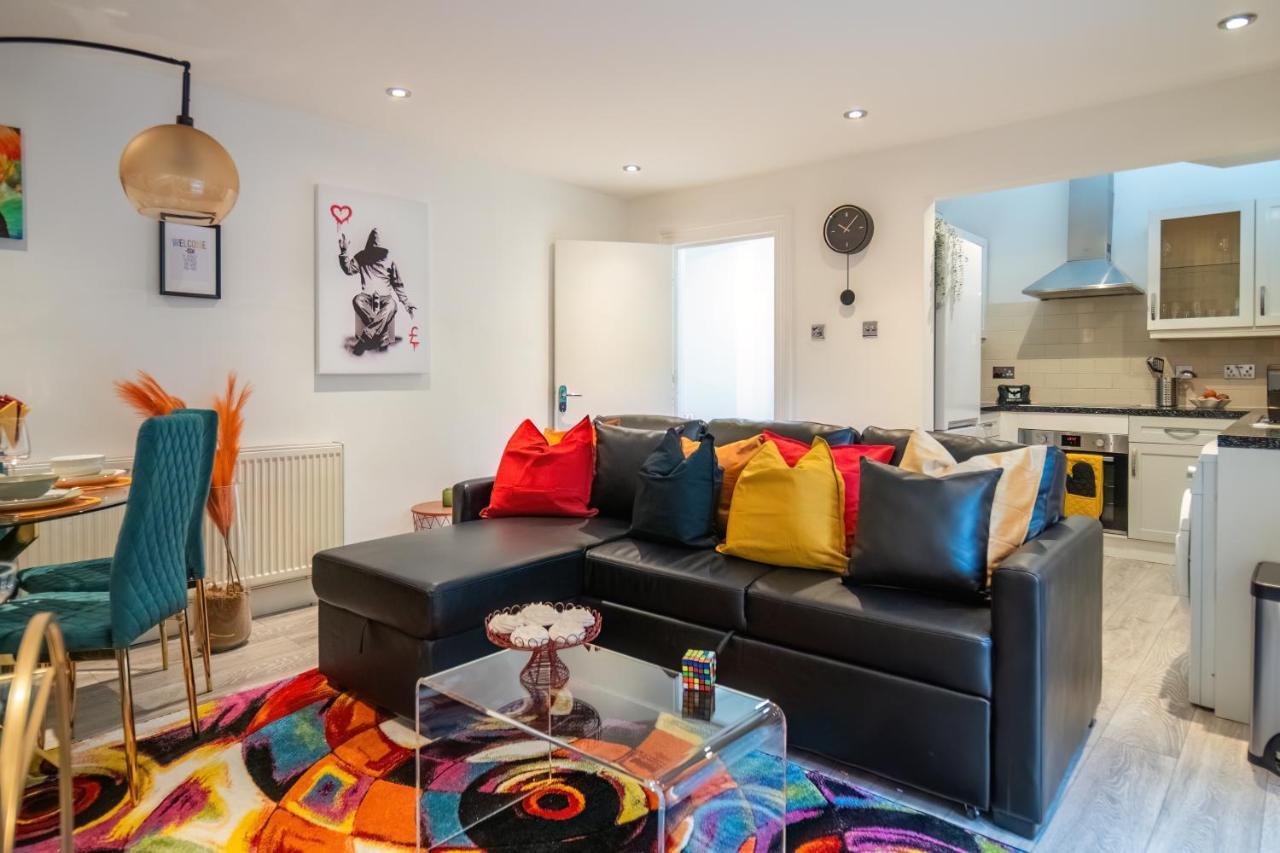 Funky Trendy Modern 3 Bed 3 Bath House In Dalston * London