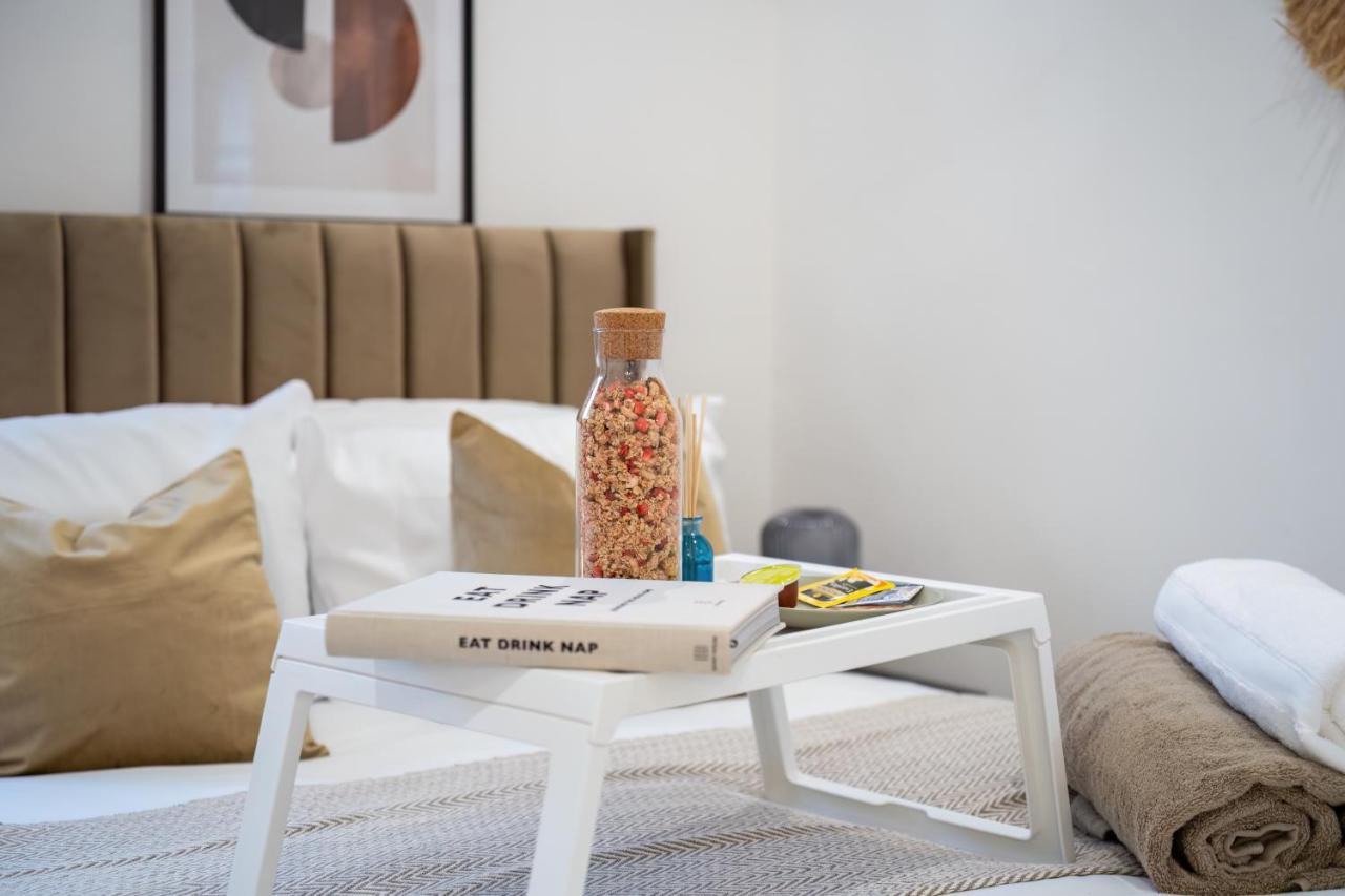 Funky Trendy Modern 3 Bed 3 Bath House In Dalston Apartment