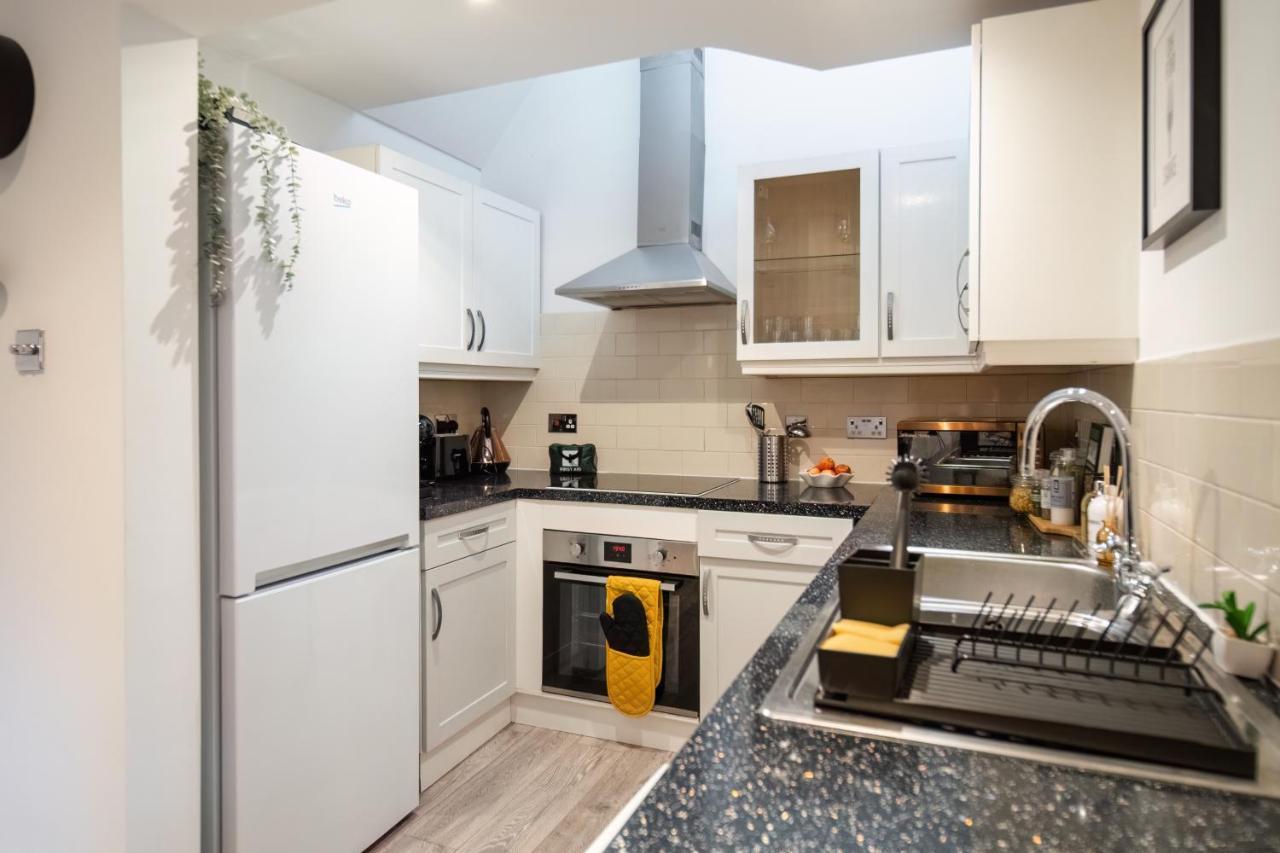 Funky Trendy Modern 3 Bed 3 Bath House In Dalston Apartment *