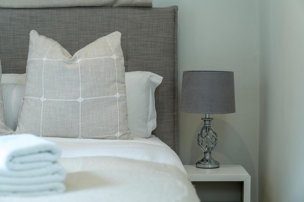 Luxury 2 Bedroom On Portobello Road * Londen