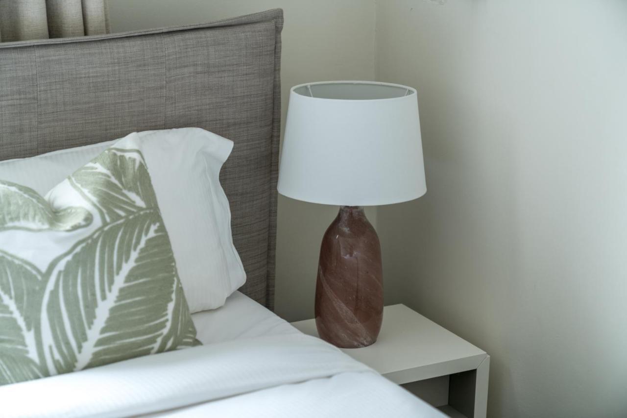 Luxury 2 Bedroom On Portobello Road *