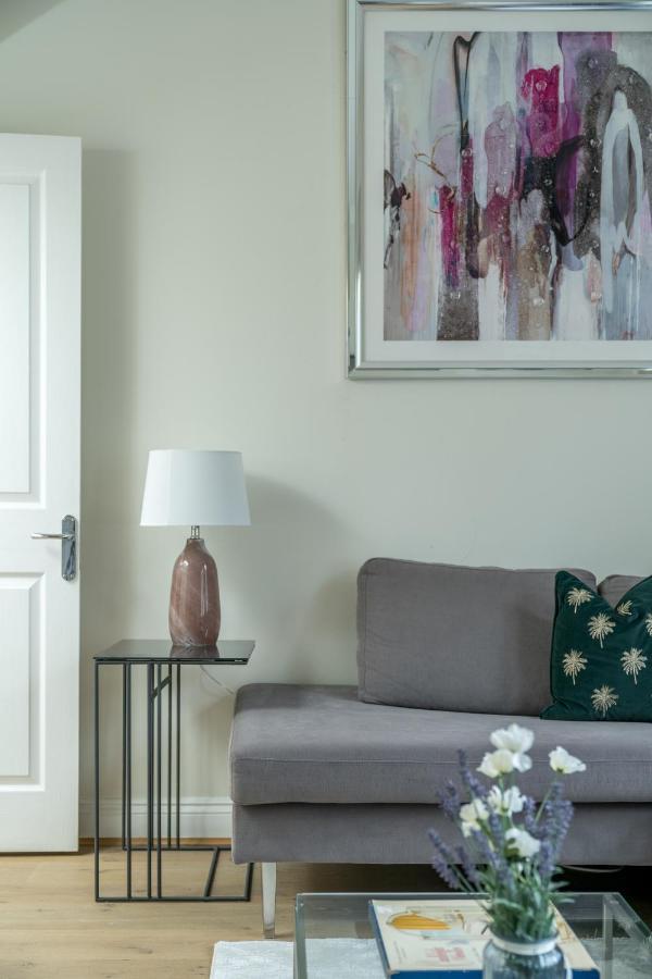 Luxury 2 Bedroom On Portobello Road