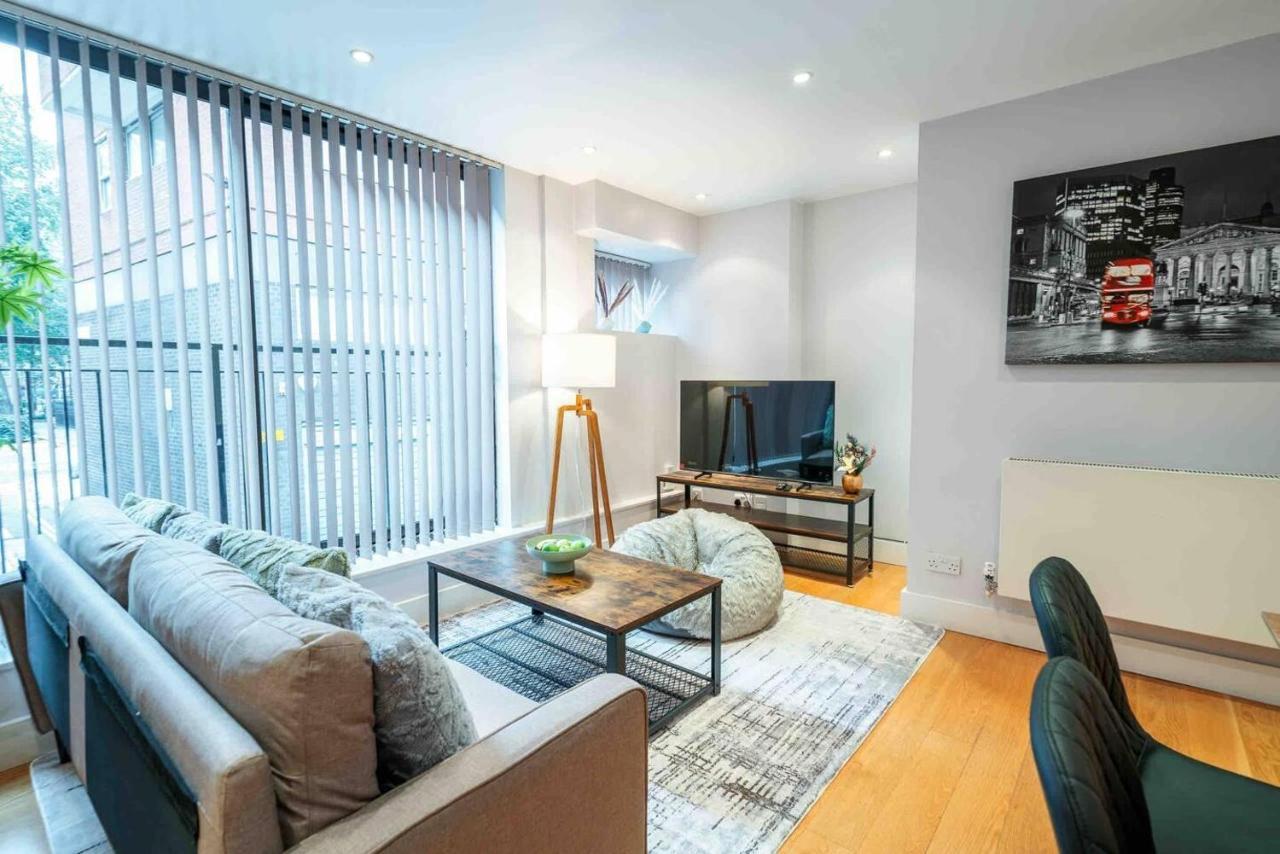 Stunning 3-bed House In Vakantiehuis Londen