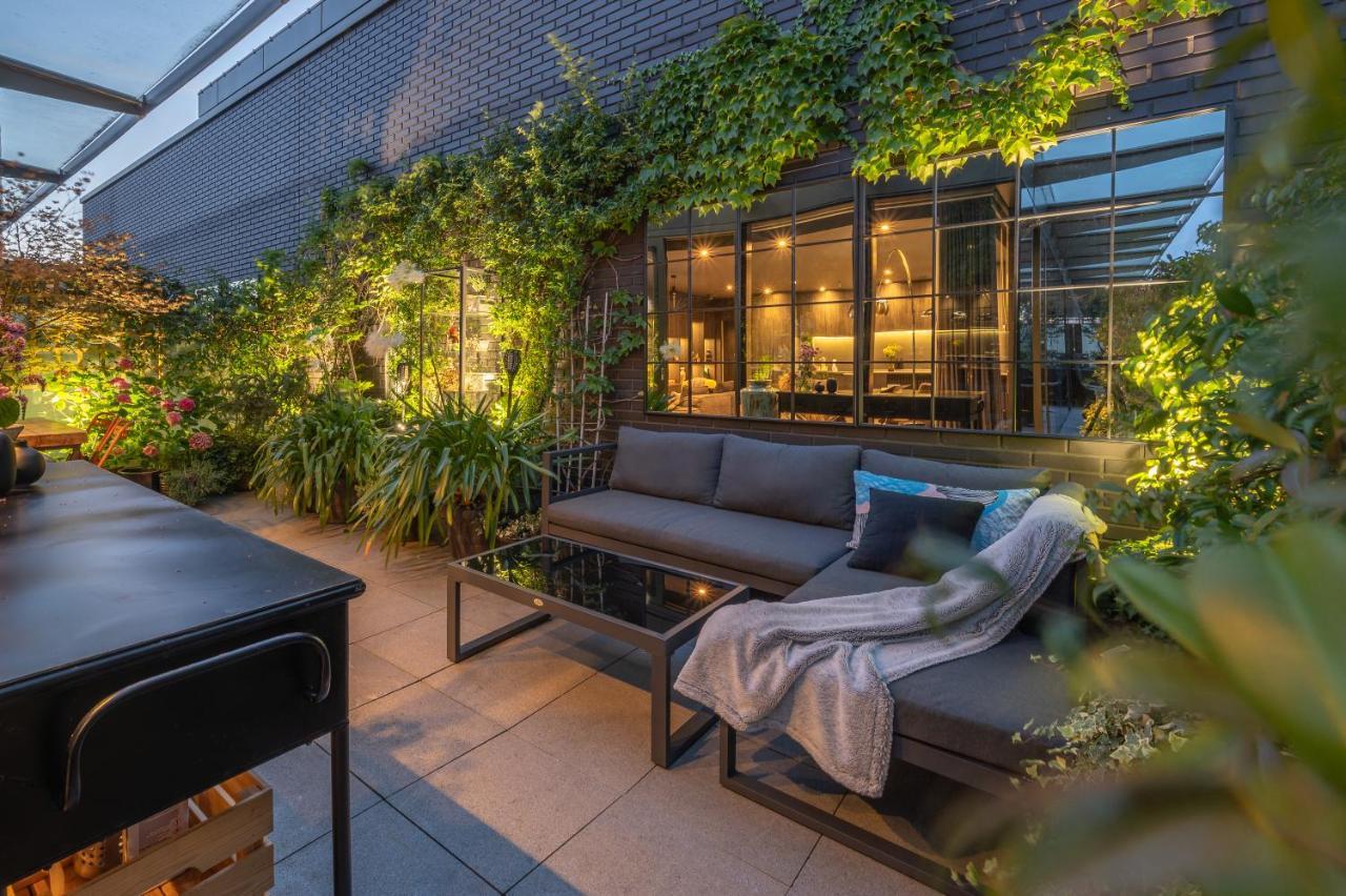 Luxurious Penthouse, Expansive Wrap-around Terrace * London