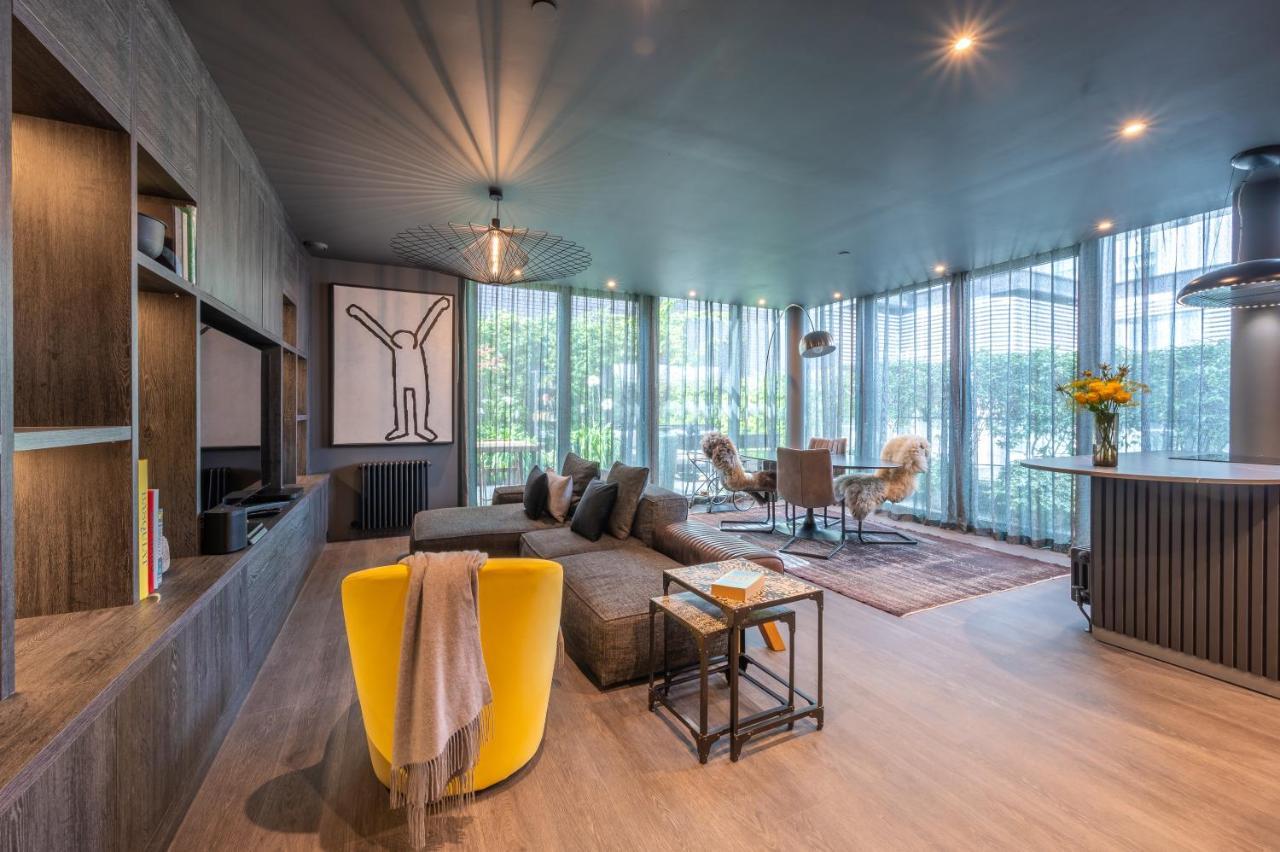 Luxurious Penthouse, Expansive Wrap-around Terrace London