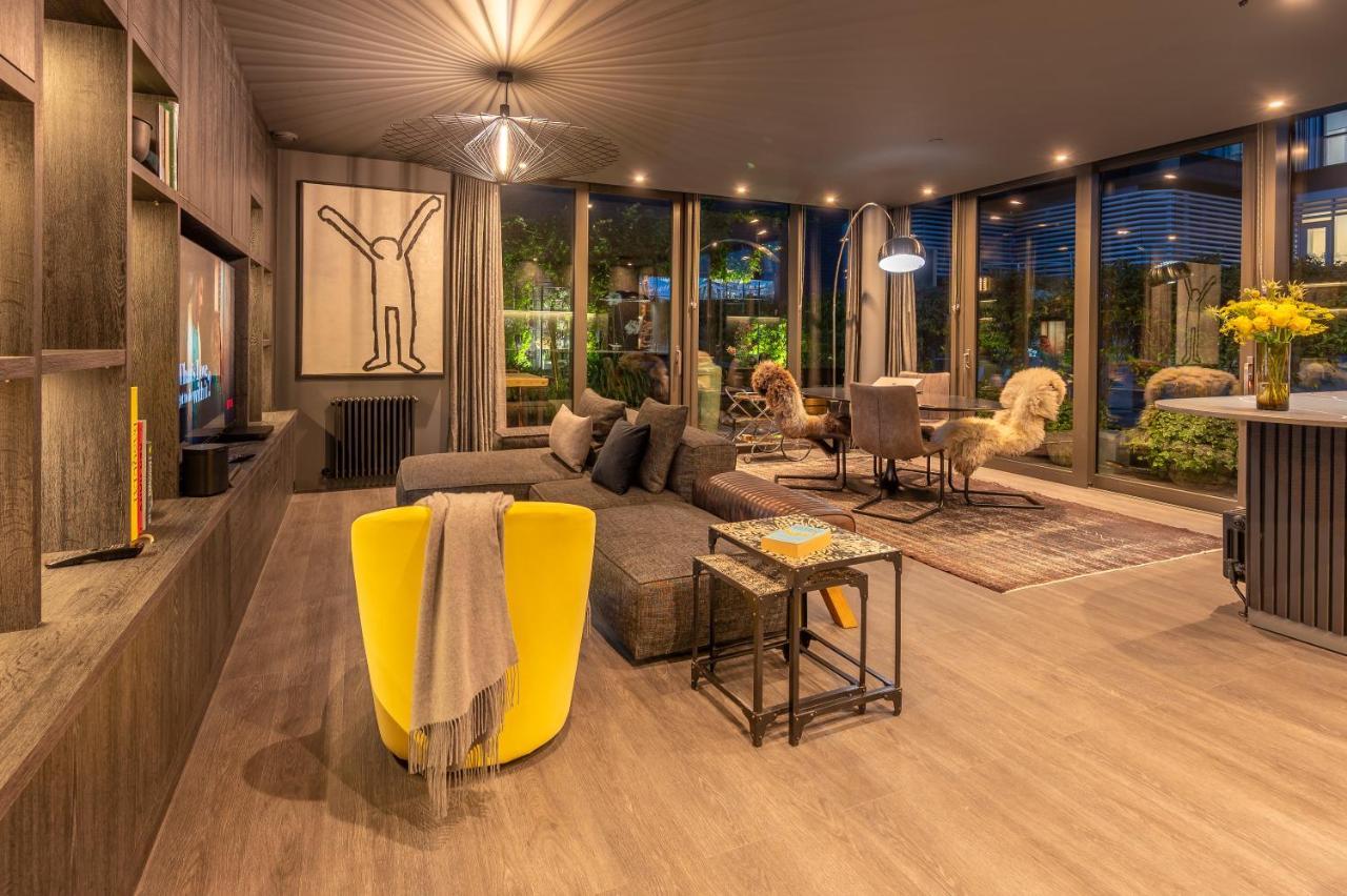 Luxurious Penthouse, Expansive Wrap-around Terrace London
