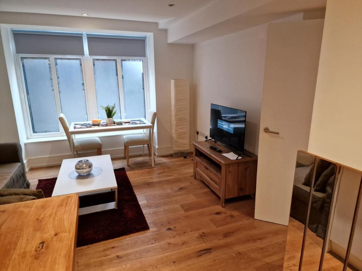 Lovely 1-bed In Apartamento *