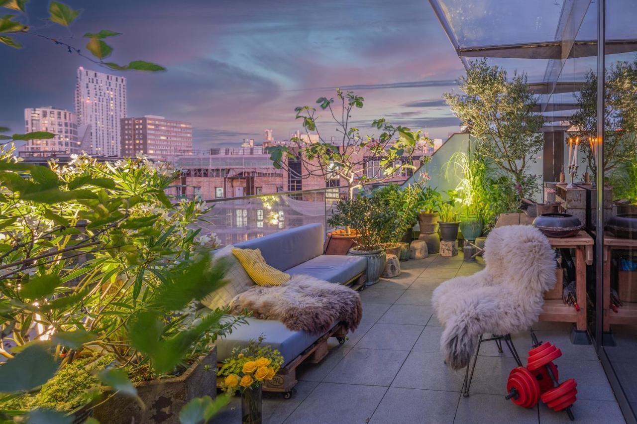 Luxurious Penthouse, Expansive Wrap-around Terrace Apartment