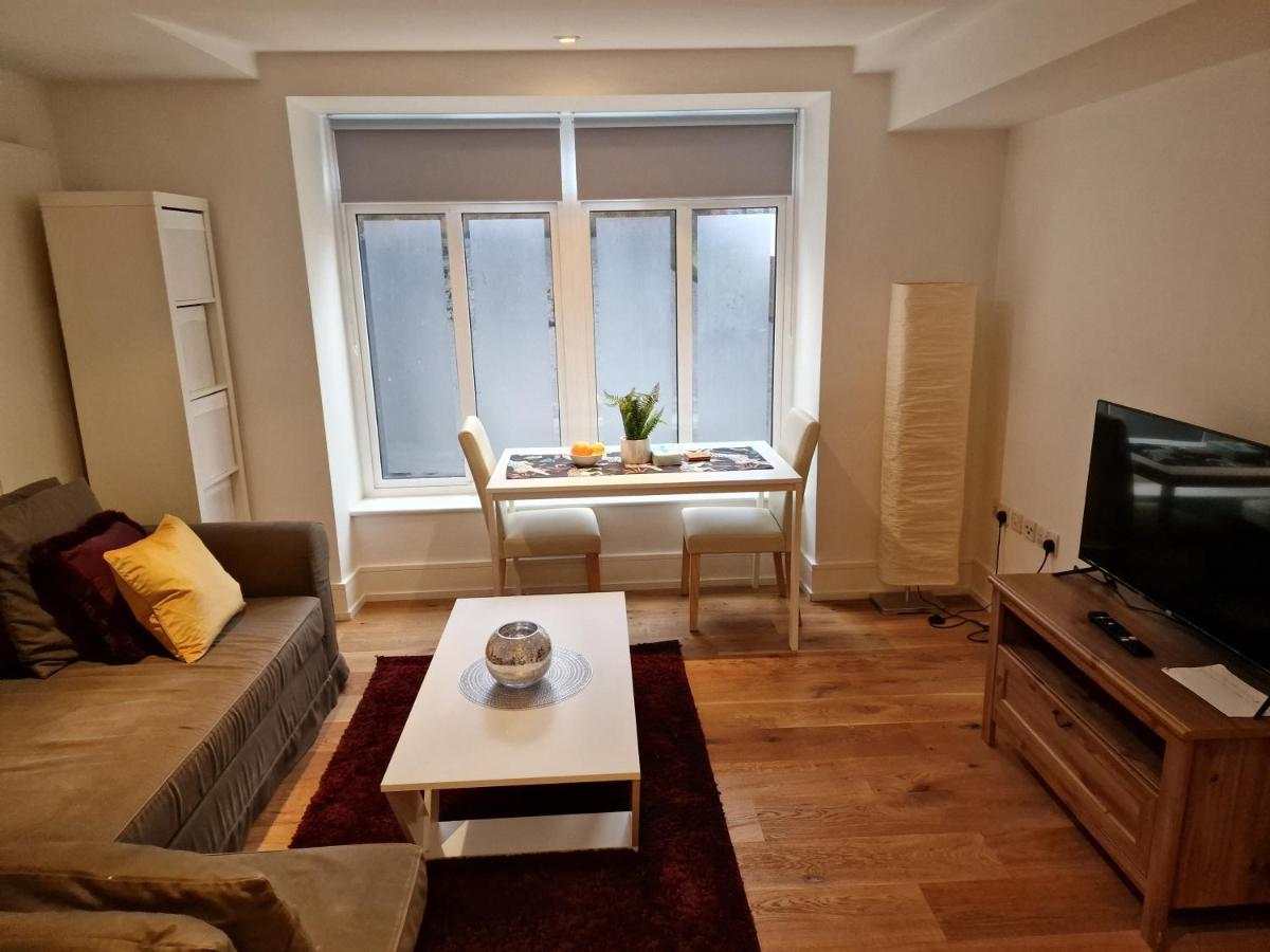 Lovely 1-bed In Apartamento *