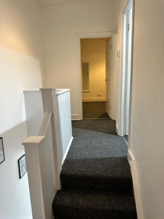 3 Bedroom House With Garden In Tottenham * Londen