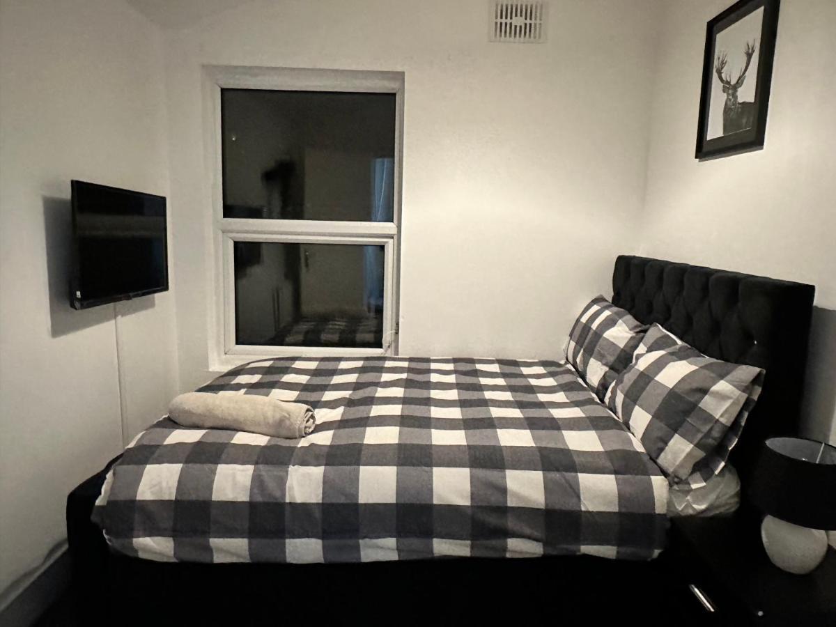 3 Bedroom House With Garden In Tottenham Vakantiehuis