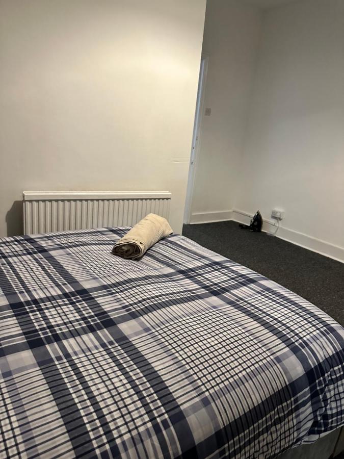 Vakantiehuis 3 Bedroom House With Garden In Tottenham