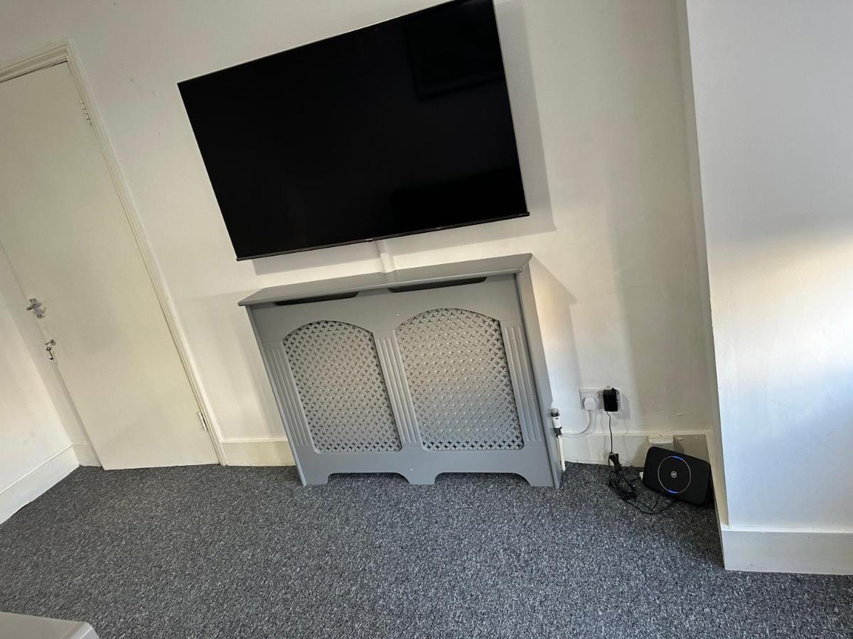 3 Bedroom House With Garden In Tottenham Vakantiehuis Londen