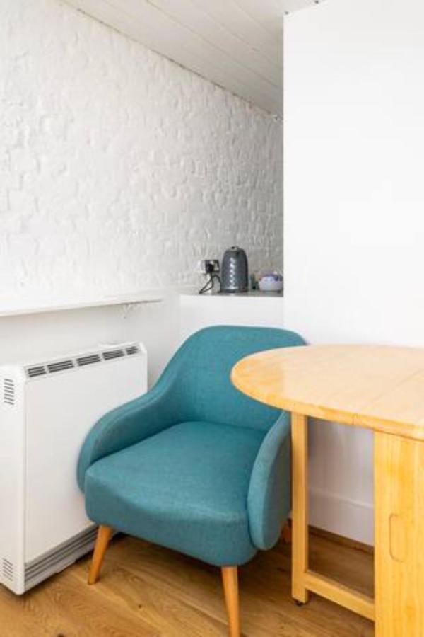 Cozy 2 Bedroom Flat - Sleeps 6 London