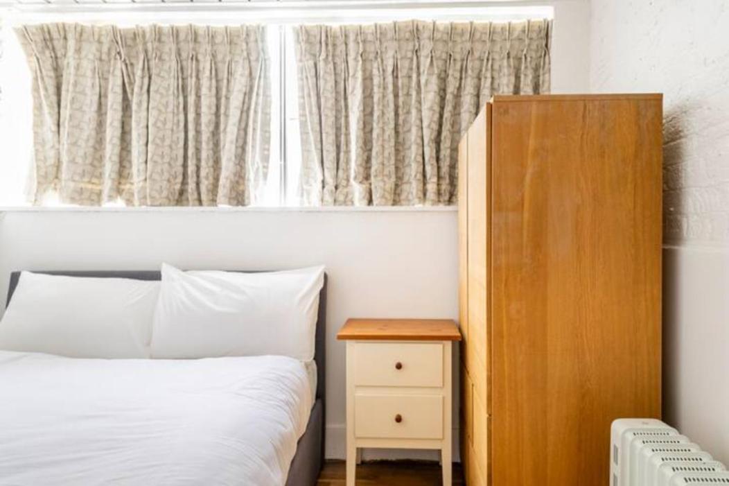 Cozy 2 Bedroom Flat - Sleeps 6 *