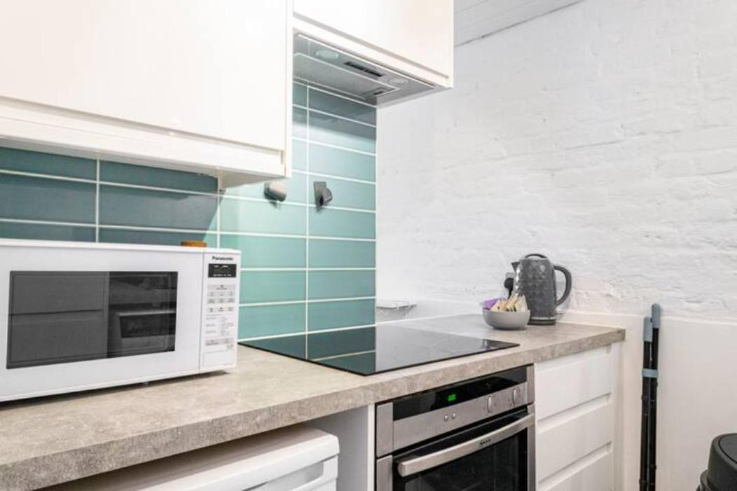 Apartment Cozy 2 Bedroom Flat - Sleeps 6 *
