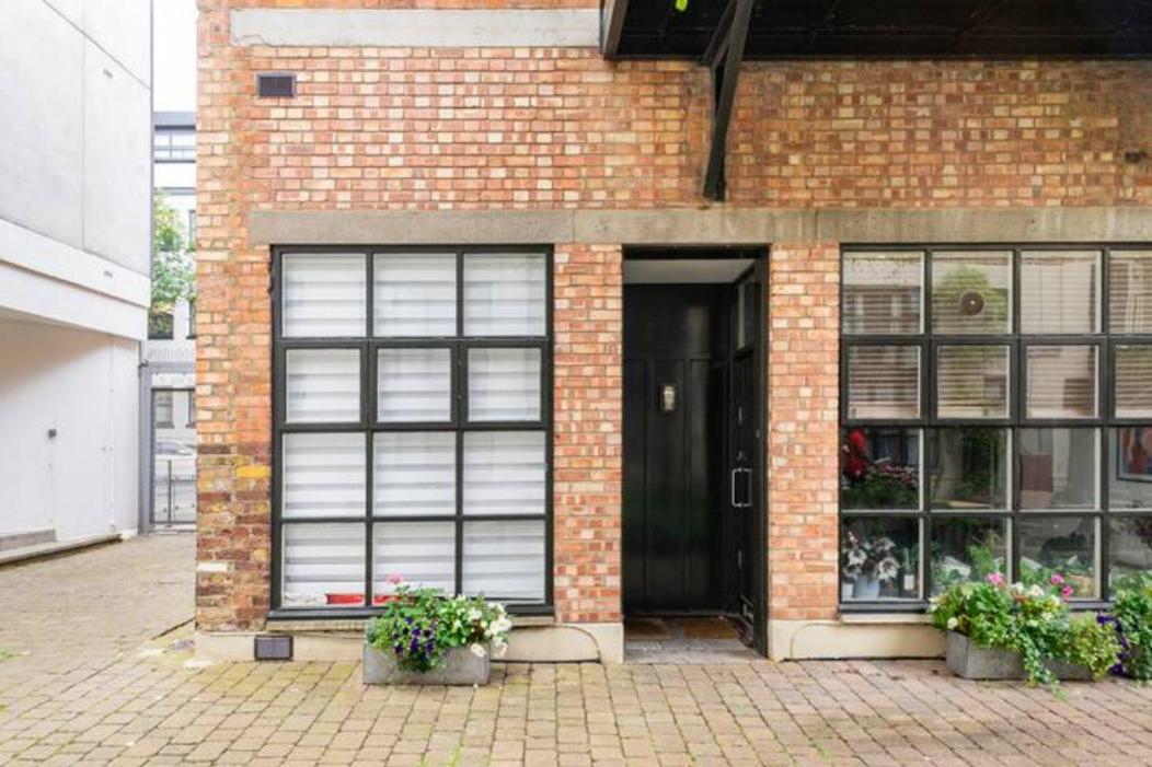 Cozy 2 Bedroom Flat - Sleeps 6 *