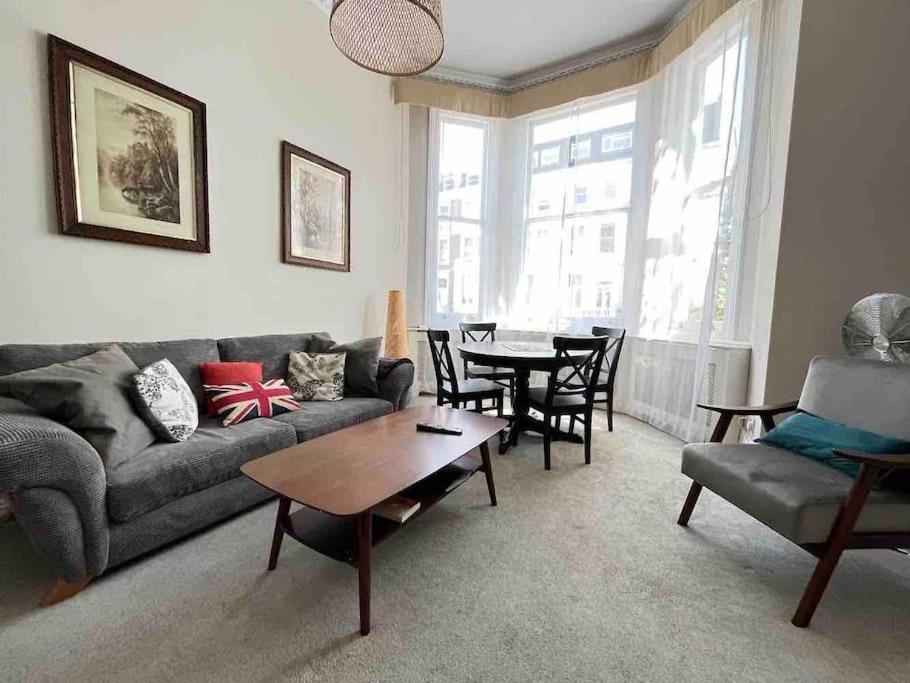 Wonderful In Earl's Court