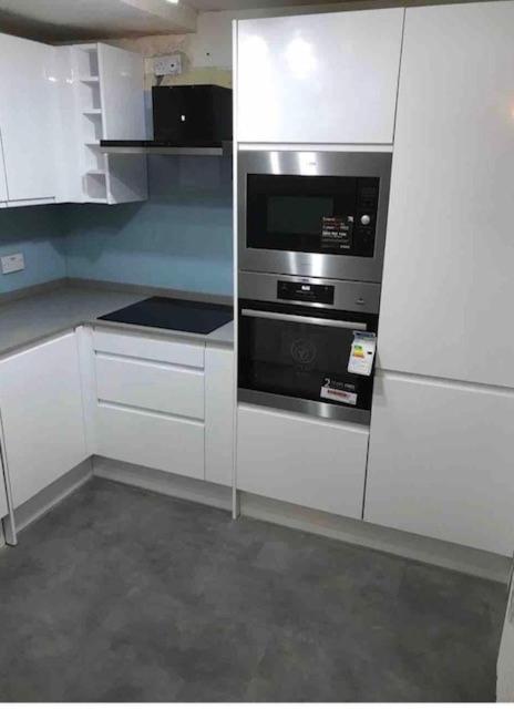 Lc One Bedroom With Balcony *