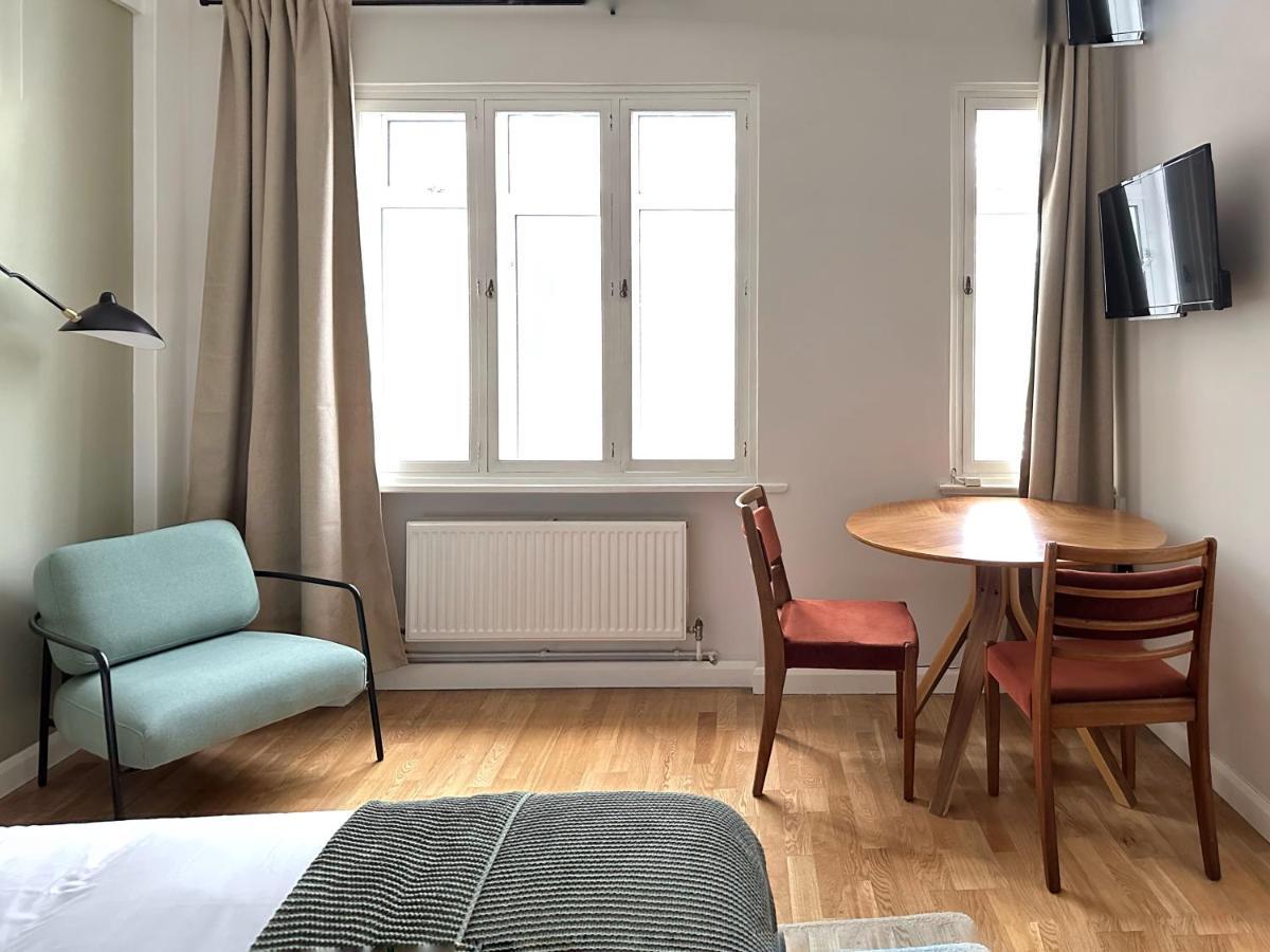 Modernist Studio In Fitzrovia Apartment