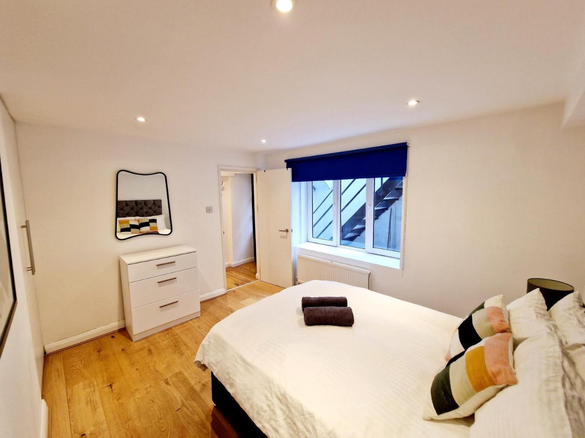 Beautiful Hyde Park Flat By Lancaster Gate Station With Private Back Patio Londen