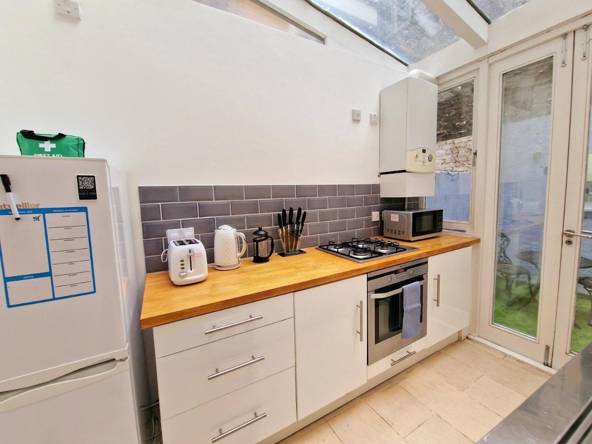 Appartement Beautiful Hyde Park Flat By Lancaster Gate Station With Private Back Patio Londen