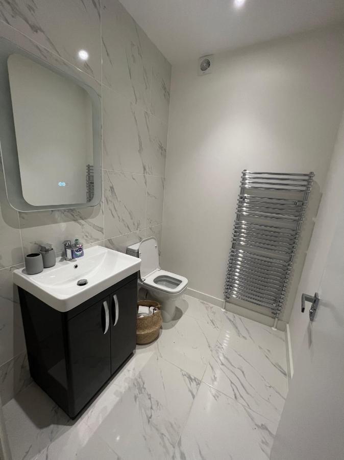 Lovely 1-bedroom Flat With Patio Apartamento *