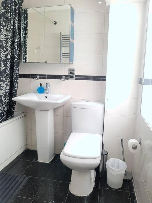 Cosy Flat In Great Locationin Apartment London
