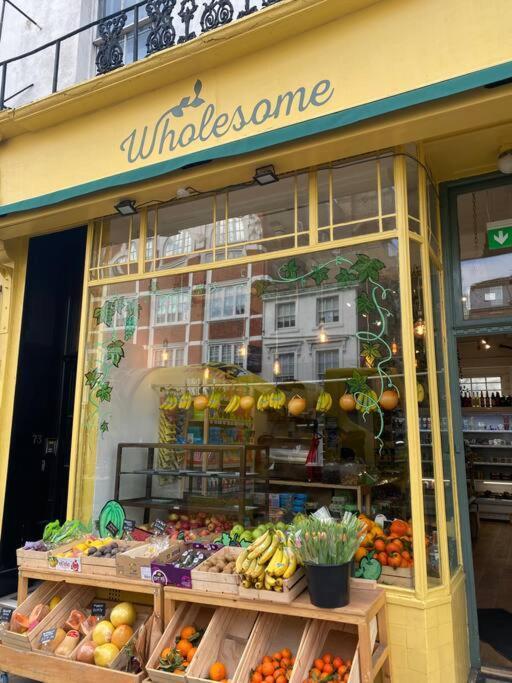 Appartement 2 Bedroom Flat In Kensington. Londen