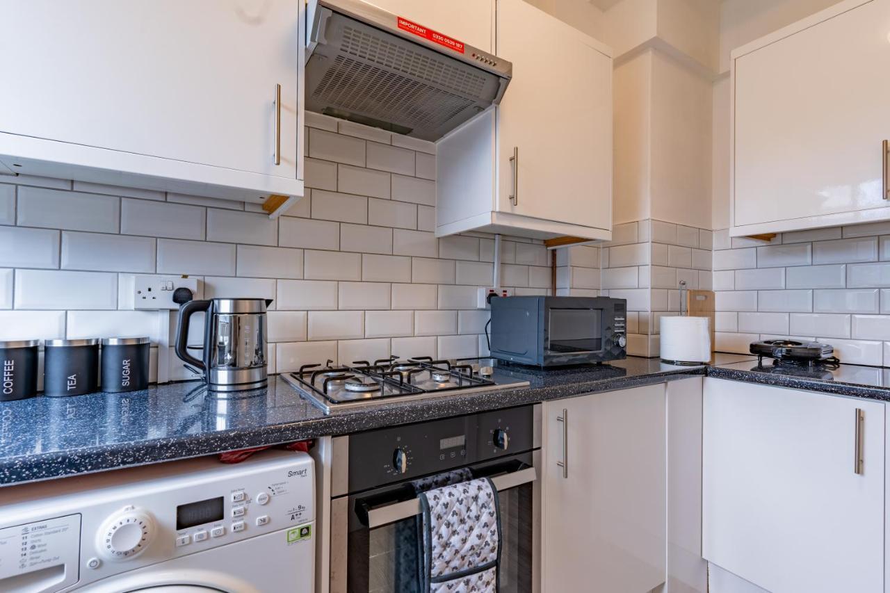 Bright 1 Bed Flat Near Bridge * Londen