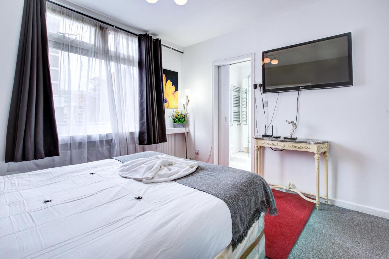 Beautiful 4-bedroom 5-bath House In Londen