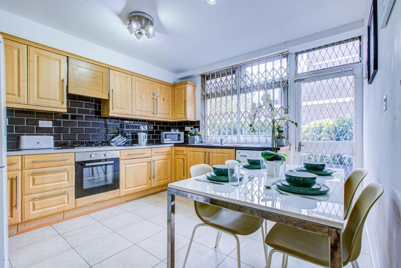 Appartement Beautiful 4-bedroom 5-bath House In Londen
