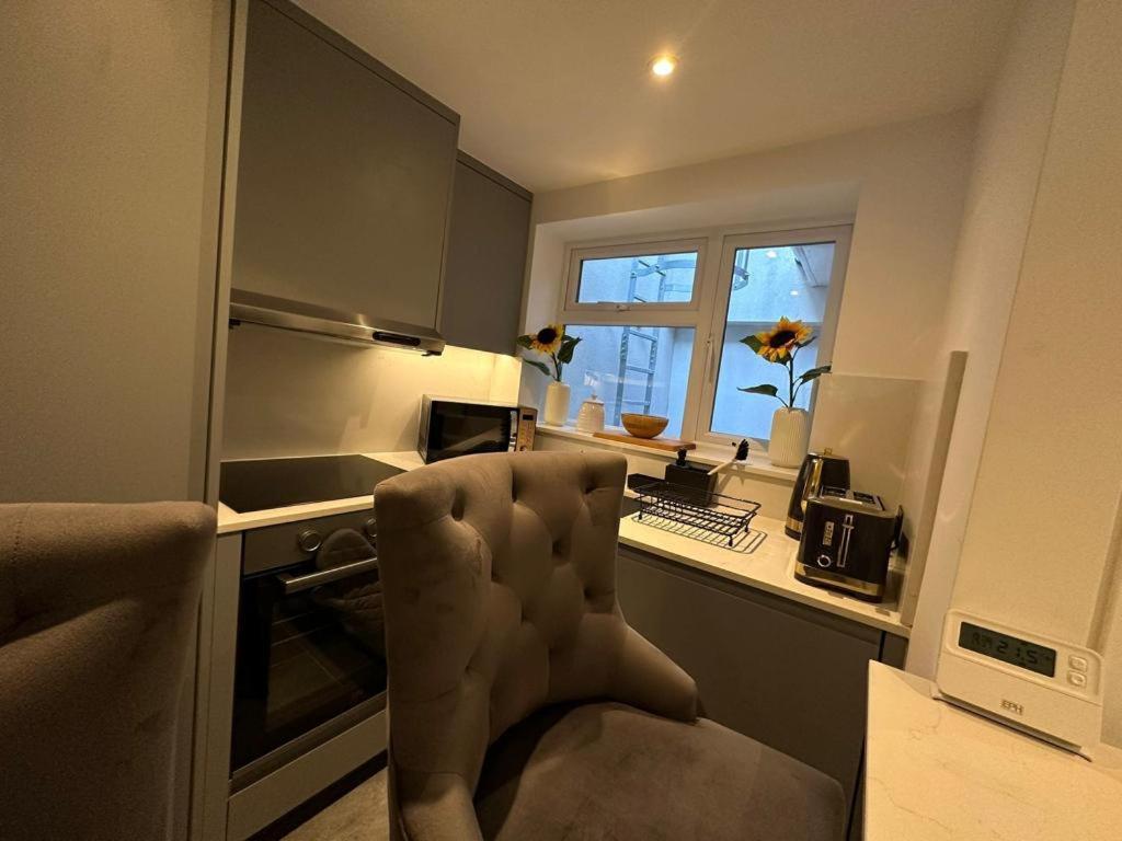 Two Bedroom House In Kilburn * London