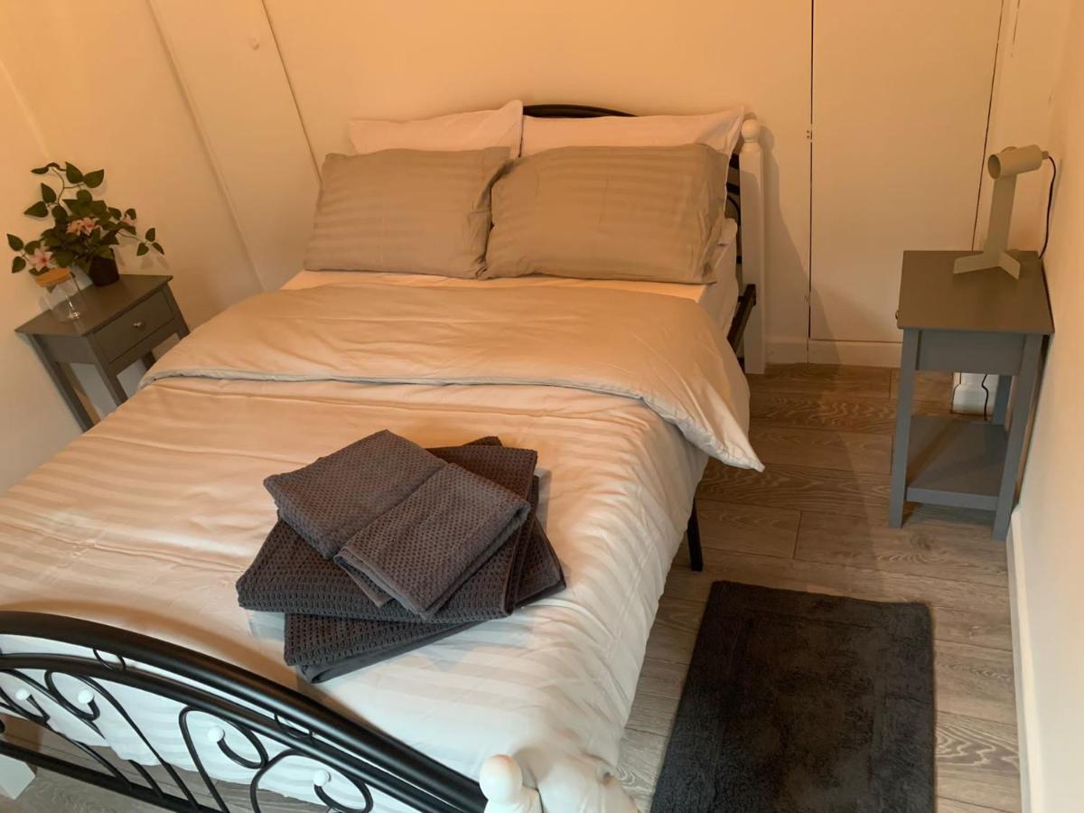 Alpha House Bed & Breakfast *