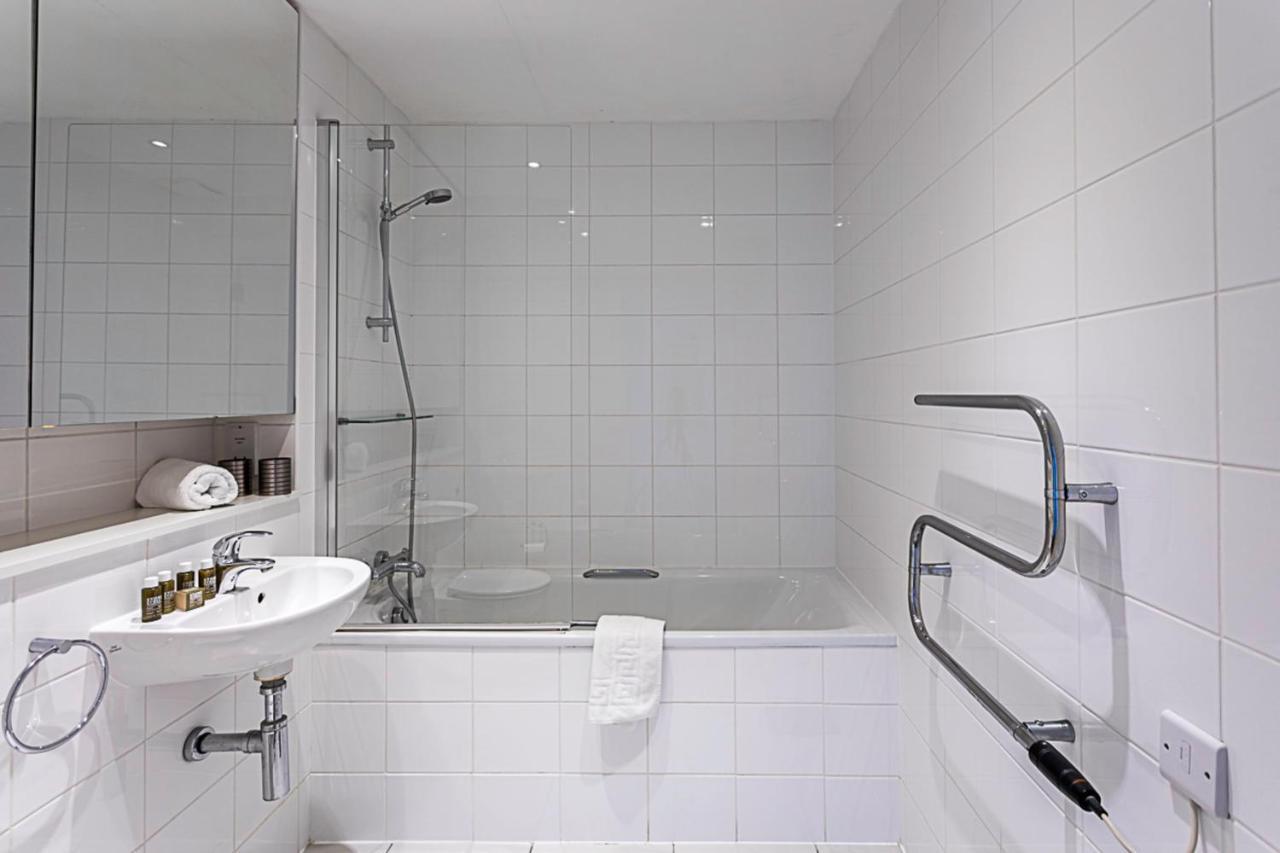 City-close 1-bed Near Tower Hill Apartment London