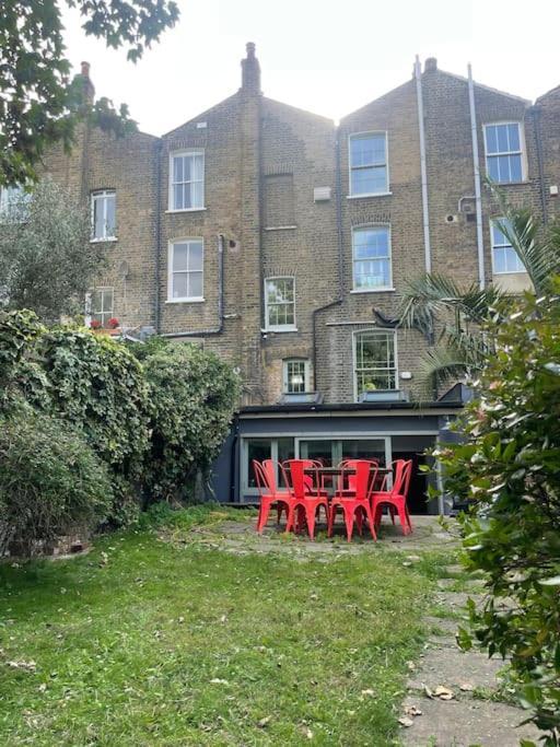 Vakantiehuis Beautiful Victorian House, Sleeps 12 Londen