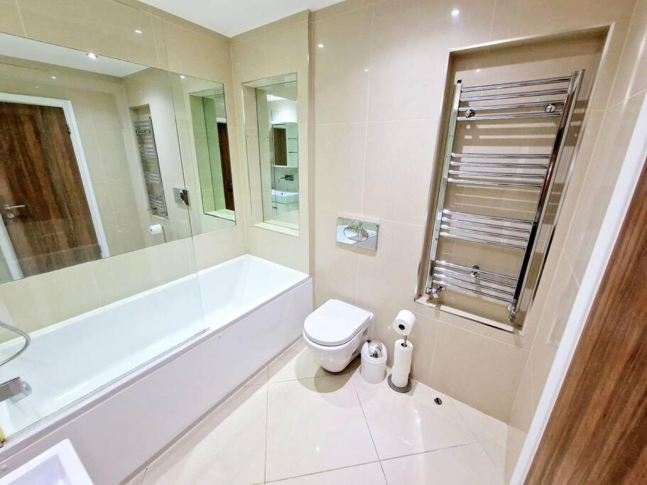 Modern Hyde Park With Private Entrance & Private Back Patio Near Bayswater & Paddington Stations Apartamento