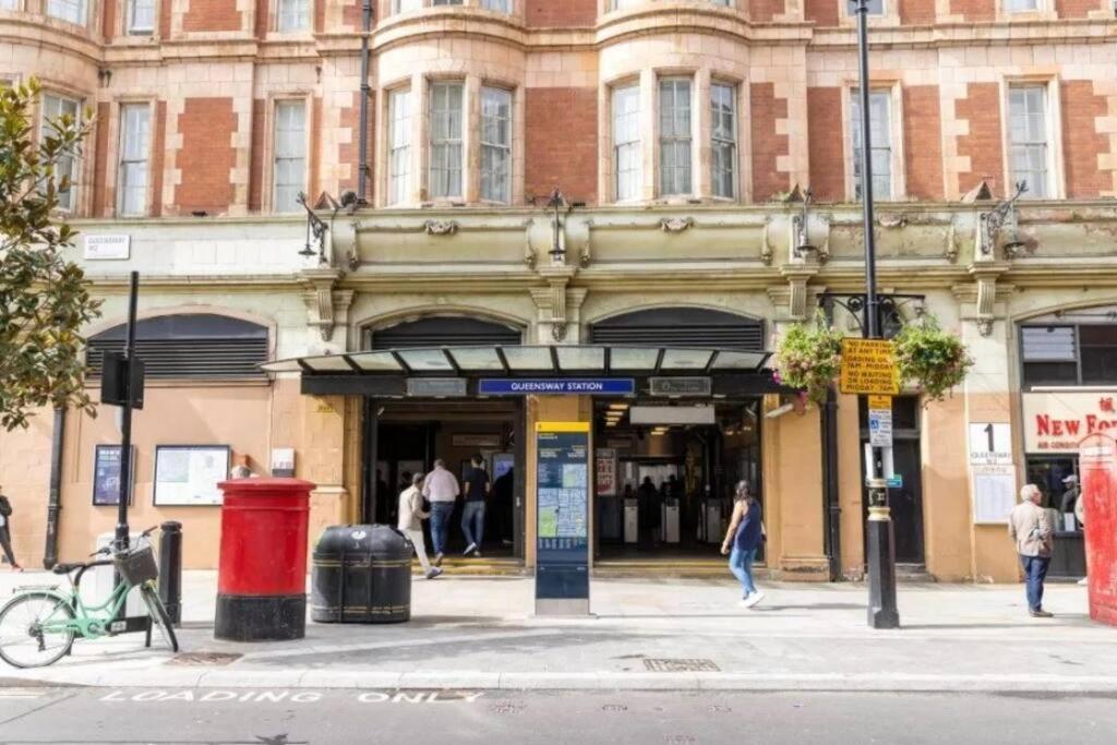 Modern Hyde Park With Private Entrance & Private Back Patio Near Bayswater & Paddington Stations * Londen