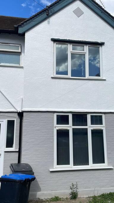5 Bed 5mins From Wembley Stadium *