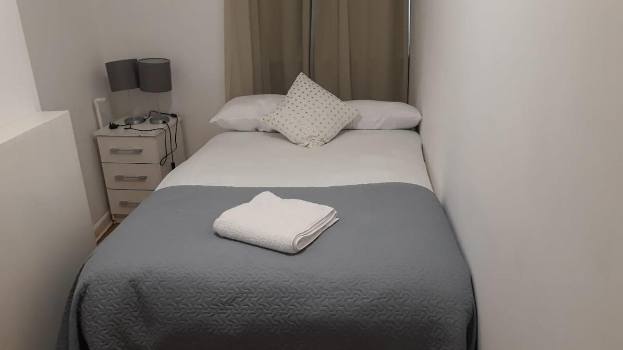 Apartment 13 Vale House *