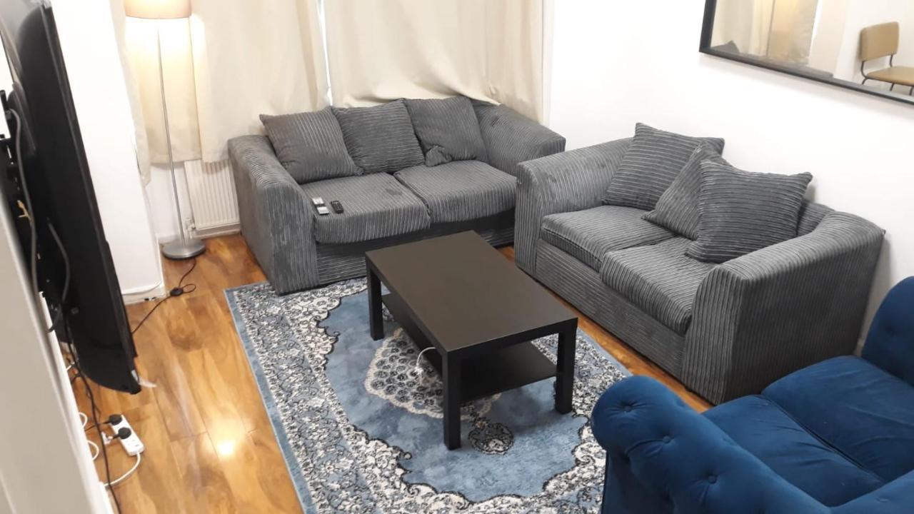 Apartment 13 Vale House *