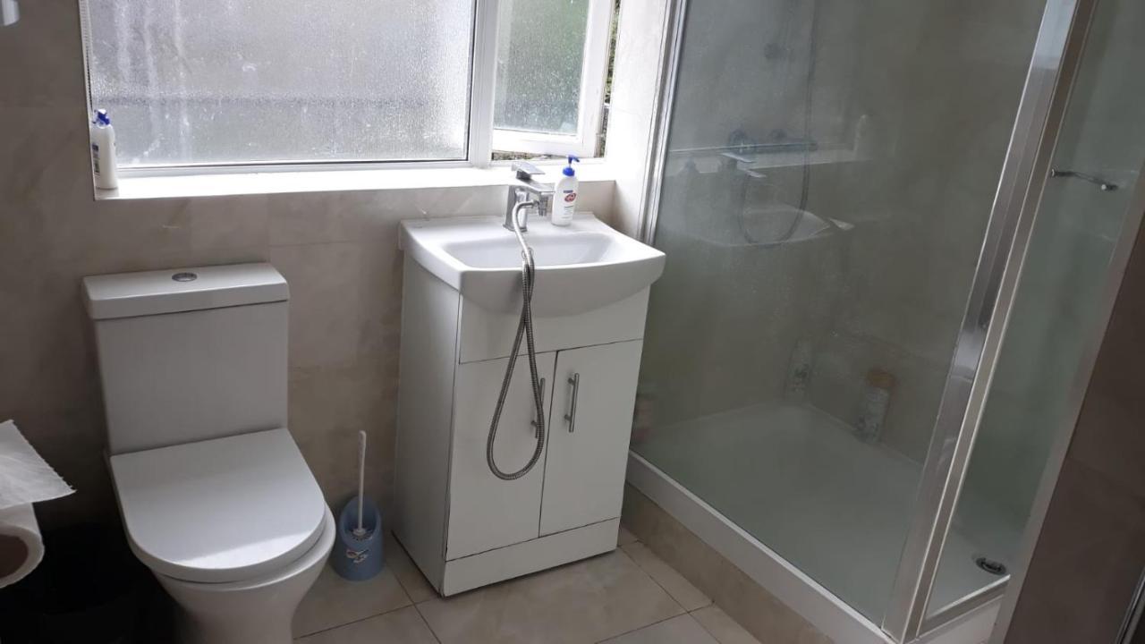 13 Vale House Apartment *