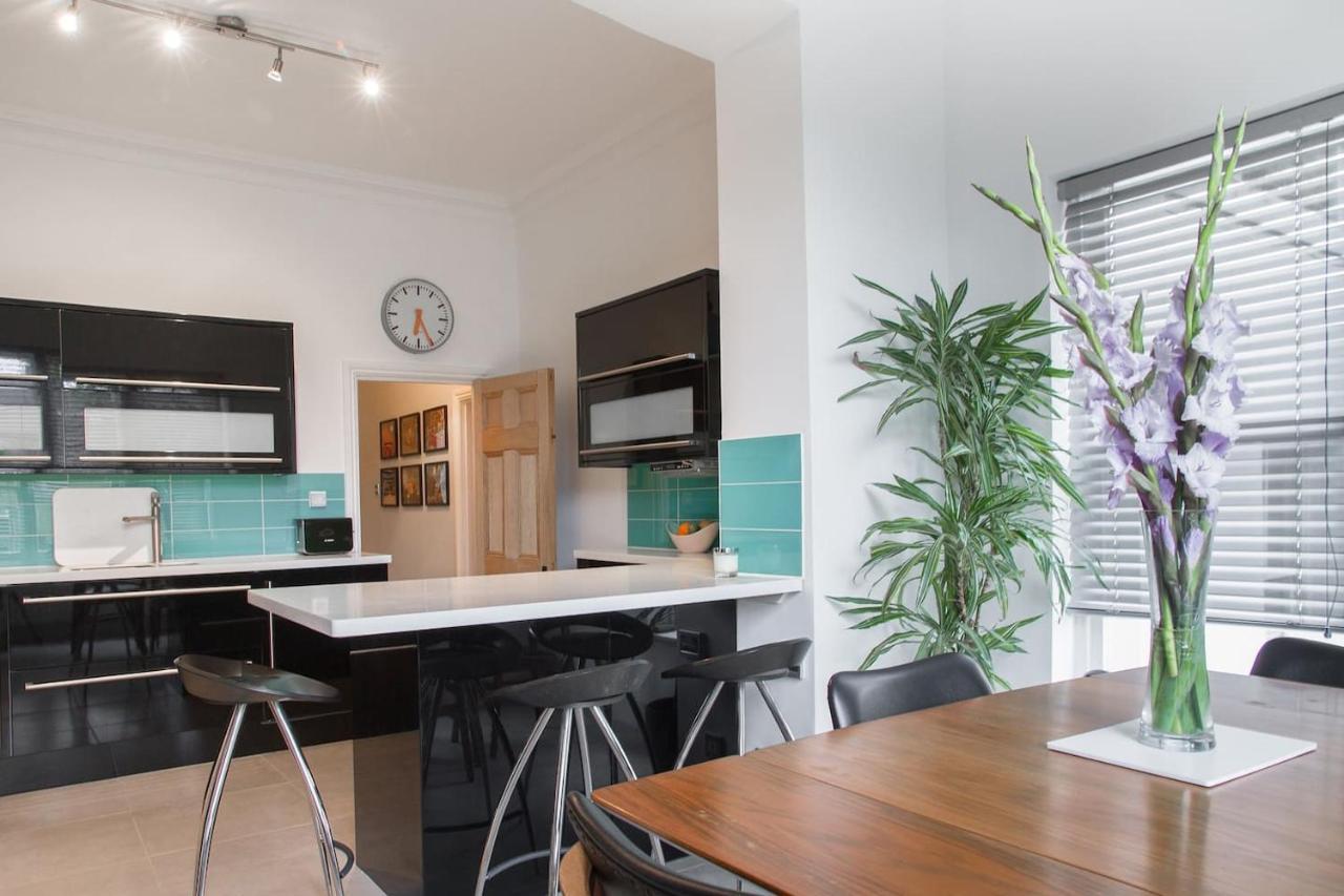 Apartment Bright & Spacious Modern 2 Bedroom London