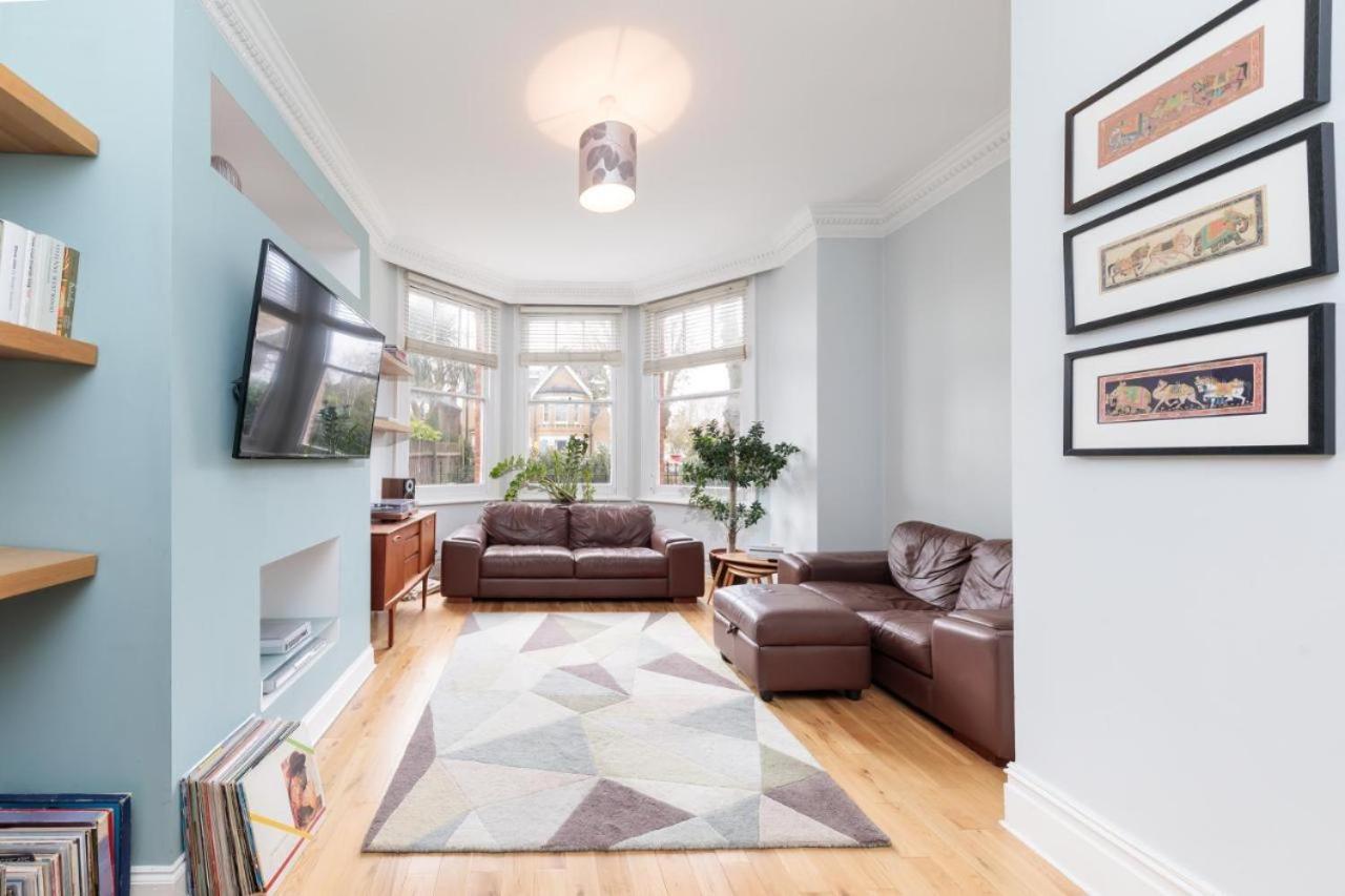 Bright & Spacious Modern 2 Bedroom * London